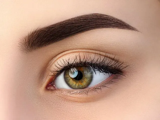 Why Hybrid Brows Are the Perfect Solution for Effortless Beauty